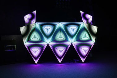 Porcellana Adatti a scrittorio 3D del DJ l'esposizione di LED fissa dell'interno passo creativo 6.15mm fornitore