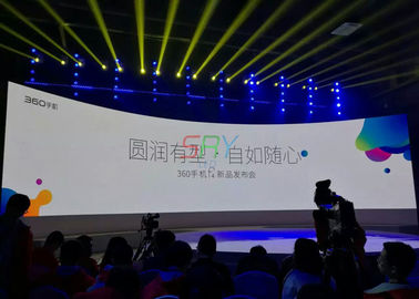 passo del pixel degli schermi del LED curvo 2.5mm tutta l'esposizione di LED del fondo di fase di formato fornitore