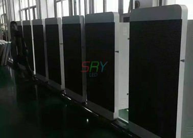 Il segno all'aperto HD dell'esposizione di LED di colore pieno della posta della lampada di P 5 impermeabilizza la bandiera dell'iluminazione pubblica fornitore