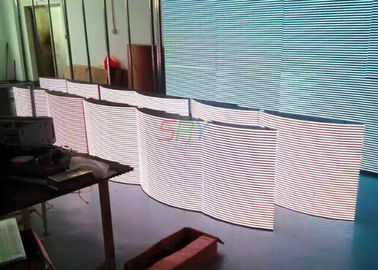 L'alta definizione dell'interno su misura curva ha condotto il tabellone per le affissioni 1R1G1B P6 del monitor fornitore